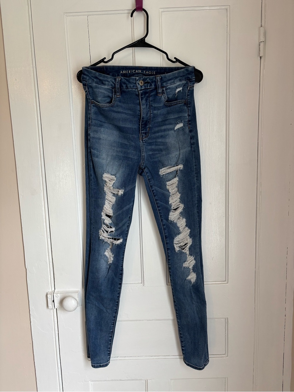 American Eagle Outfitters Distressed High Rise Skinny jeans